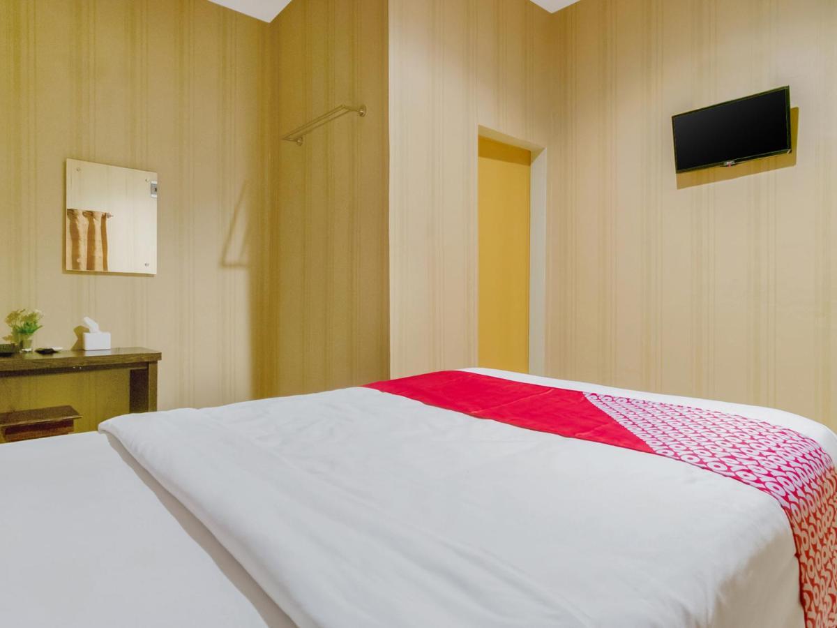Oyo 741 Hotel Labuhan Raya Medan Exterior foto